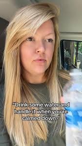 Amanda Knott's Instagram, Twitter & Facebook