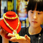 Vàng bật tăng mạnh nhất trong 1 tháng