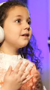 5 year old Sophie singing “Cheek to cheek” by Frank Sinatra ❤️🎵  #SophieFatu #franksinatra #cheektocheek #jazz