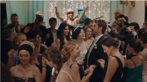 Bir bayan hayatı boyunca kaç kere gelinlik giyer yada bir erkek kaç kere o beyaz meleği kollarına alıp hayatının en güzel gününde dans edebilir. Dugum Salonu Sahin Irmak Irem Sak Film Bkm Online