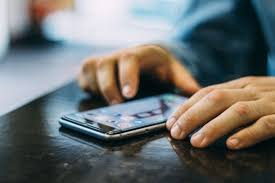 Blue Blur Cellphone Device Display Electronics Hands Indoors Iphone Man Mobile Mobile Phone Person Prilozheniya Dlya Iphone Prilozheniya Testirovanie