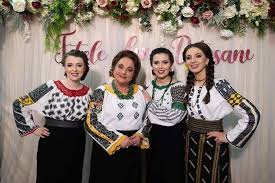 Când încep a dârlâi, dârlâi și chiui, vrei…și nu le poți opri! Fetele Din BotoÈ™ani È™i LÄƒutarii De La ChiÈ™inÄƒu Au Creat Un Regal De Folclor Autentic De Dragobete Foto Video Ea Md
