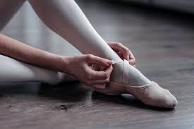 These ballerinas are famous, professional & beautiful, but their feet are corny,damaged and ugly. Canvas Vs Leather Ballet Shoes What S The Difference Ballerina Gallery
