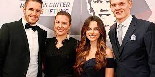 Die freundin von christian günter, fußballprofi vom sc freiburg, ist an krebs erkrankt. Das War Die Erste Spendengala Der Matthias Ginter Stiftung Fur Benachteiligte Kinder Emmendingen Badische Zeitung