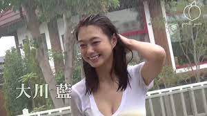 日本大川藍白T下雨濕身透出巨乳享受雨中漫步- YouTube