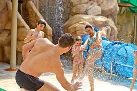 Une multitude d'activités vous attendent au parc aquatique atlantide. Piscine A Vagues Jeux D Eau Toboggans A 1h20 De Toulouse Walibi Ouvre Son Nouveau Parc Aqualudique Actu Toulouse