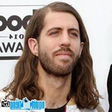 Guitarist Wayne Sermon profile: Age/ Email/ Phone and Zodiac sign