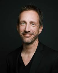 Antonio Petrov, DDes