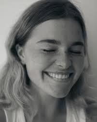 Bella Bray's Instagram, Twitter & Facebook