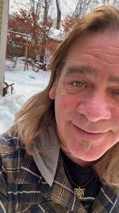 Cheers from Newfoundland Noah Kahan