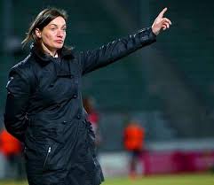 وينافس أميان على لقب الدوري الفرنسي للمرة الأولى في تاريخه الممتد لنحو 116 عاما. Ù…Ø¬Ù„Ø© ØªØªÙˆØ¬ Ø¥Ù…Ø±Ø£Ø© Ø¨Ù„Ù‚Ø¨ Ø£ÙØ¶Ù„ Ù…Ø¯Ø±Ø¨ ÙÙŠ Ø§Ù„Ø¯ÙˆØ±ÙŠ Ø§Ù„ÙØ±Ù†Ø³ÙŠ Ù„Ù„Ø¯Ø±Ø¬Ø© Ø§Ù„Ø«Ø§Ù†ÙŠØ© Ø¨ÙˆØ§Ø¨Ø© Ø§Ù„Ø´Ø±ÙˆÙ‚ Ù†Ø³Ø®Ø© Ø§Ù„Ù…ÙˆØ¨Ø§ÙŠÙ„