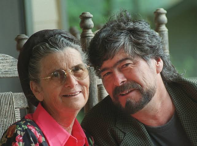 Our interview with Randy Owen and his mother in 2001: 'I thought he'd be a  fine young man' - al.com