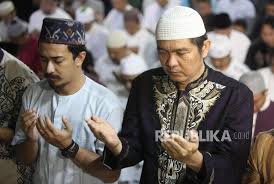 Sholat subuh memiliki manfaat dan keutamaan yang luar biasa bagi siapa saja yang melaksanakannya secara rutin setiap hari. Doa Qunut Subuh Menurut Empat Mahzab Republika Online