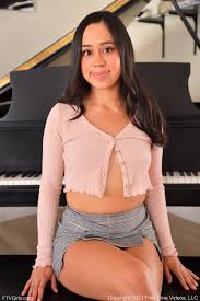 Dania Vega - Free nude pics, galleries & more at Babepedia