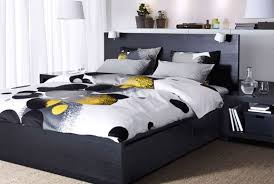 Faites un meilleur usage des meubles ikea que vous aménagerez à votre goût pour créer des idées de rangement unique pour la maison et des décors quelques autres idées de hacks ikea originaux que vous pourriez facilement intégrer au décor ou au mobilier de votre chambre à coucher. Housse De Couette Taies Ikea Meubles De Chambre Moderne Chambre A Coucher Lit Idee Chambre