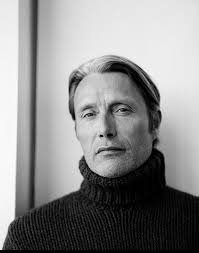 The Best Brightening Serums & Treatments for Men in 2022