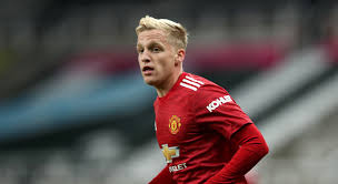Update information for donny van de beek ». The Players In Front Of Van De Beek Can T Kick A Marble Man Utd New Boy Doesn T Deserve To Be Stuck On The Bench Says Van Der Vaart Goal Com