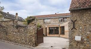 Les parements pierre métallique zinc ou alu pour les projets aux budgets significatifs différencient résolument votre maison. Extension Bois Pour Une Maison En Pierre Agrandir Ma Maison