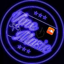 Tomando chandon fiquei amarado nela parecia castigo vendo aquela novinha bebendo no copo fazendo gracinha. Baile De Favela By D33jh4y V1n3