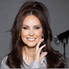 Dawn Altman's Instagram, Twitter & Facebook