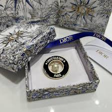 Dior Brooch - Discover Luxurious and Sophisticated Style