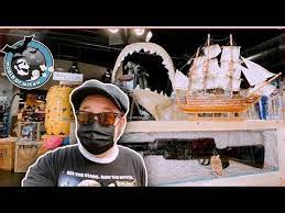 3 souvenir shopping (ходить по магазинам за сувенирами). Universal Legacy Store Secrets Props And Full Tour Back To The Future Jaws Earthquake More Youtube