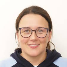 Ciara's Cosmetic smile makeover. Ciara came to see us as she was unhappy  with her smile. She had naturally small lateral incisors (peg shaped  laterals) these had been veneered before, but the