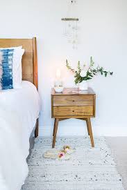 karla quiz invites us inside her bright home decor chambre a coucher meuble chambre a coucher table de chevet scandinave