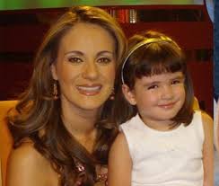 Así lucía la conductora Flor Rubio en su juventud