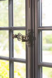 Maybe you would like to learn more about one of these? Lumiere Sur L Espagnolette Cette Fermeture Aux Allures Hispanisantes Fenetre Bois Atulam Fenetre En Bois Fenetre Renovation Fenetre