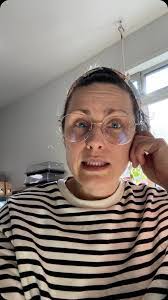 Julie Garneau's Instagram, Twitter & Facebook