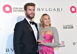 Liam hemsworth is the one who's pulling the plug on his marriage, because tmz has learned he just filed for divorce from miley cyrus. Miley Cyrus And Liam Hemsworth Untie The Knot After A Year Of Marriage Entertainment The Jakarta Post