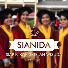 Pasalnya, tas selempang ini selalu berguna di segala bentuk kegiatan. Kata Kata Lucu Wisuda Cikimm Com