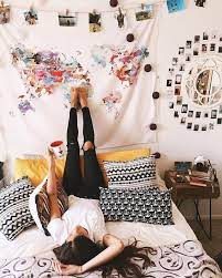 25 Lovely Yellow Aesthetic Bedroom Decorating Ideas Aesthetic Bedroom Dorm Room Decor Beautiful Dorm Room