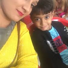 Smita Solanki (@maa_and__mee) • Threads, Say more