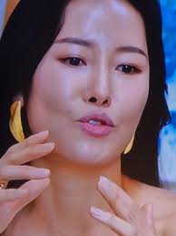 Siapa perempuan yang makan kat restoran BBQ mahal tu dengan David dan  Teodoro Marani? : r/SuperRichinKorea