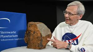 Add a plot » stars: Rekord Meteorit Entdeckt Die Sensation Schlummmerte Jahrzehnte Im Garten Stern De