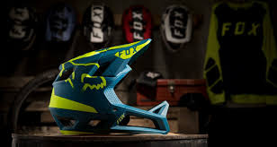 This can also be in the form of integrated reinforcement or crumple. Fox Proframe Fullface Helm Offen Fur Luft Mtb News De Helm Mtb Helm Mountainbike Helm