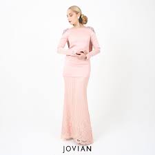 Edisi yang kedua ini memberi gadis moden dilihat cantik dengan trend yang terkini menerusi sikap funky yang dimiliki oleh lisa surihani. Jovian Rtw 2017 Collection Lisa Surihani For Jovian 2017 Baju Kurung Moden Dresses High Neck Dress Neck Dress