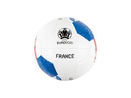 1 guirlande en plastifiée ballon de foot de 6 m, 10 drapeau à agiter france de 15 cm x 10 cm, 1 guirlande multinations euro 2021 de 10 mètres, 1 drapeau en tissu de 150 cm x 90 cm, 2 guirlandes pavillons tricolores de 10 m, 10 ballons. Euro 2021 Lidl Propose Un Ballon Et Une Tenue De Foot A Petit Budget Pour L Euro