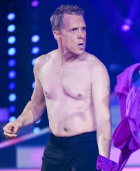 Amira pocher wurde im österreichischen klagenfurt am wörthersee geboren und wuchs mit ihrem bruder bei ihrer alleinerziehenden mutter, die betreiberin eines tanzstudios für orientalischen tanz ist, auf. Oliver Pocher Hat 8 Kg Abgetanzt