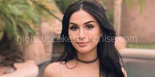 Sssniperwolf's net worth & salary in 2021. Sssniperwolfs Wiki Freund Richtiger Name Schwester Vermogen Youtube Stars