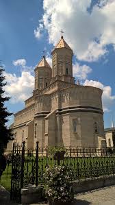 Se spune că cine va lucra în această zi nu va avea un an bun și. Trei Ierarhi Monastery Wikipedia