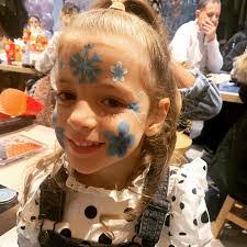 Elsa Sydney's Instagram, Twitter & Facebook