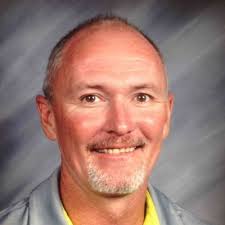 Principal Serenades the Class of 2021