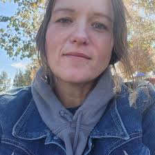 Isabel wanting the back brace for her husband, I found it DM me