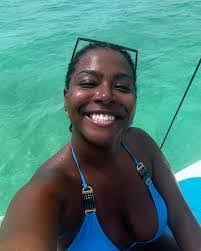 Amber Colegrove's Instagram, Twitter & Facebook