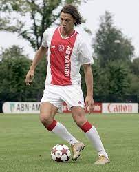 Een ruzie met rafael van der vaart zorgde in 2004 voor zijn vertrek naar juventus fc. Zlatan Ibrahimovic Ajax Amsterdam Zlatan Ibrahimovic Ibrahimovic Football Soccer