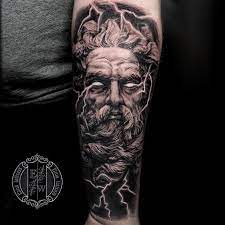 Ema Williams on Instagram: “ZEUS ⚡️ Thanks so much Dylan! Was a pleasure tattooing you. #tattoo #tattooed #ink #i… | Tatuagem zeus, Tatuagem braço, Tatuagens gregas