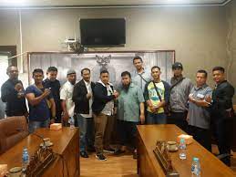 Check spelling or type a new query. Pekerja Pt Haleyora Powerindo Bakal Makin Rame Dan Nginap Di Dprd Kalbar Kalimantan Today